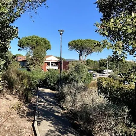 Frejus, T2 Piscine Apartment